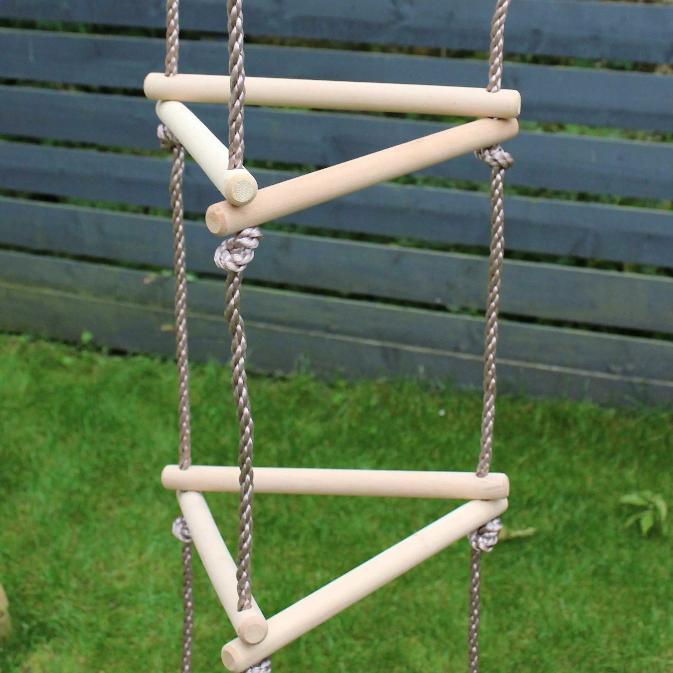 Go Wild Hanging Triangle Rope Ladder